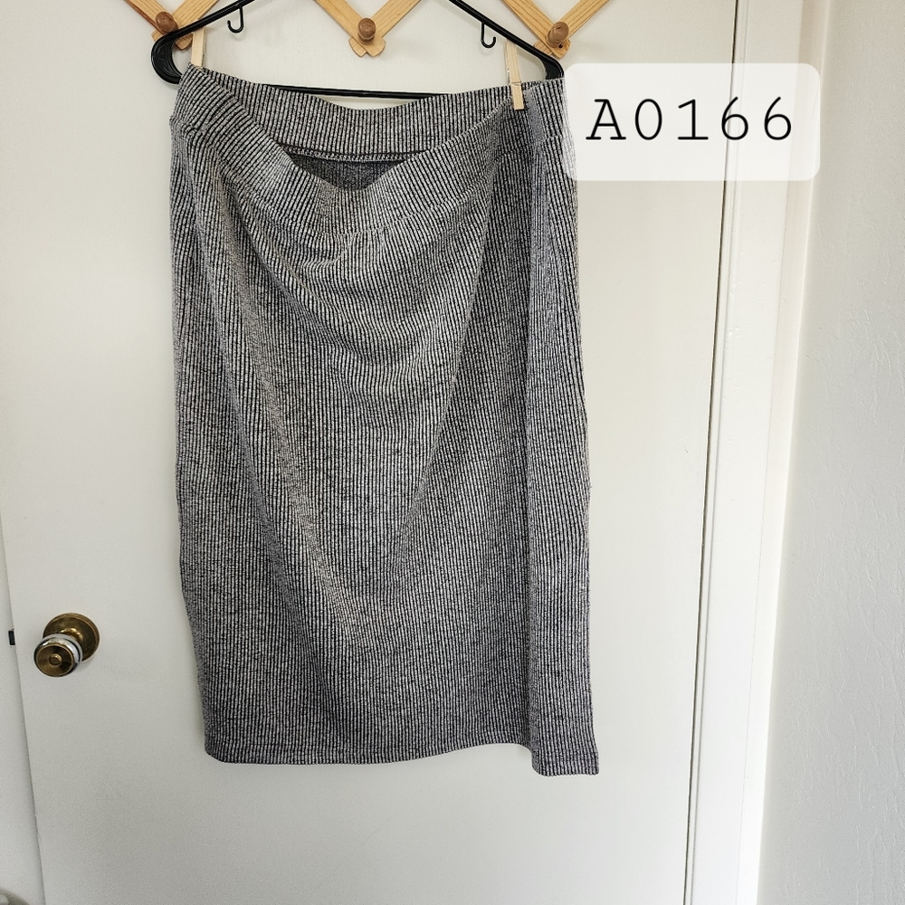 Time and Tru XXL gray midi sweater skirt UGC